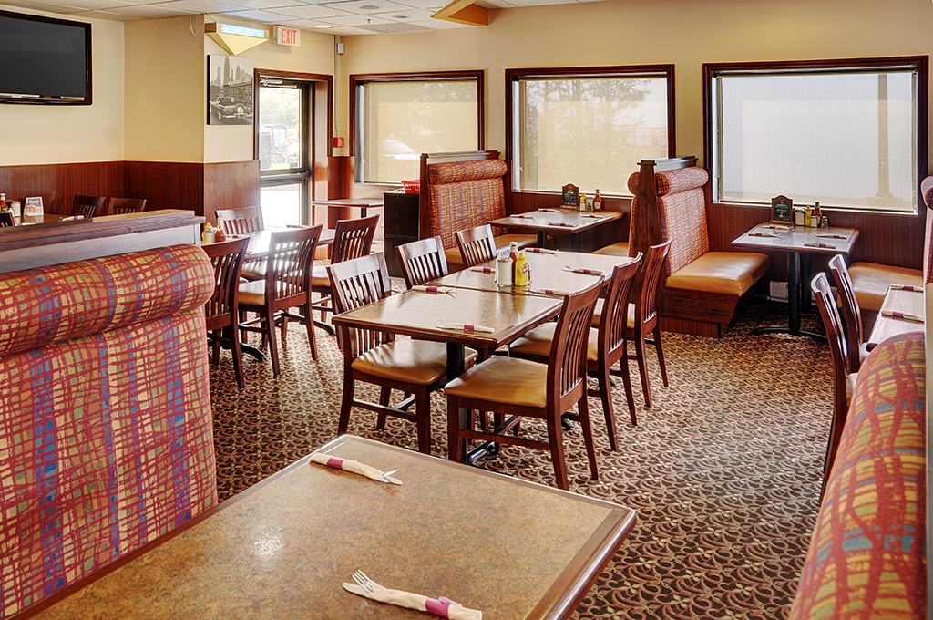 Angel’s On Weber (Waterloo) | 190 Weber St N, Waterloo, ON N2J 3H4, Canada | Phone: (519) 885-7203