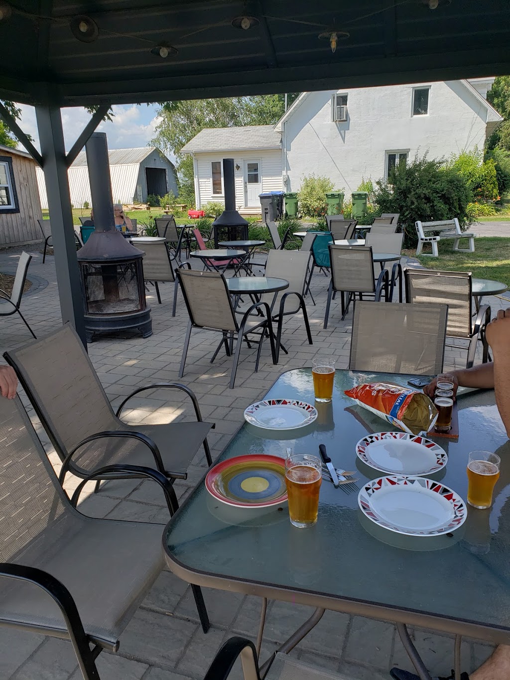 Microbrasserie Domaine Berthiaume | 562 Chemin du Petit-Bernier, Saint-Jean-sur-Richelieu, QC J3B 6Y8, Canada | Phone: (514) 715-4118