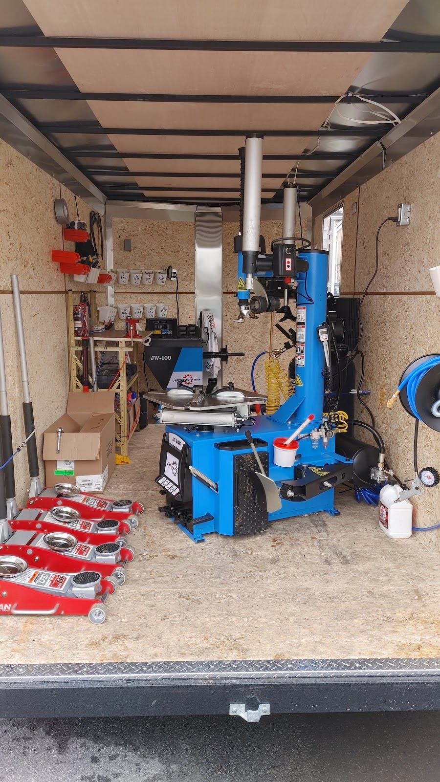 Pneus Mobile PIT-STOP | Rue des Roseraies, Vaudreuil-Dorion, QC J7V 9G4, Canada | Phone: (514) 616-5743