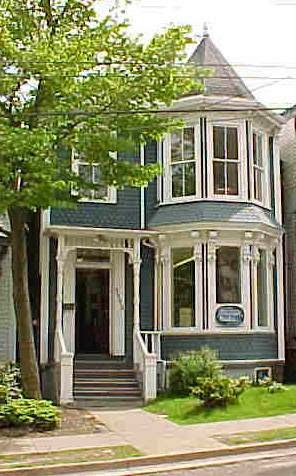 Schooner Books Ltd. | 5378 Inglis St, Halifax, NS B3H 1J5, Canada | Phone: (902) 423-8419