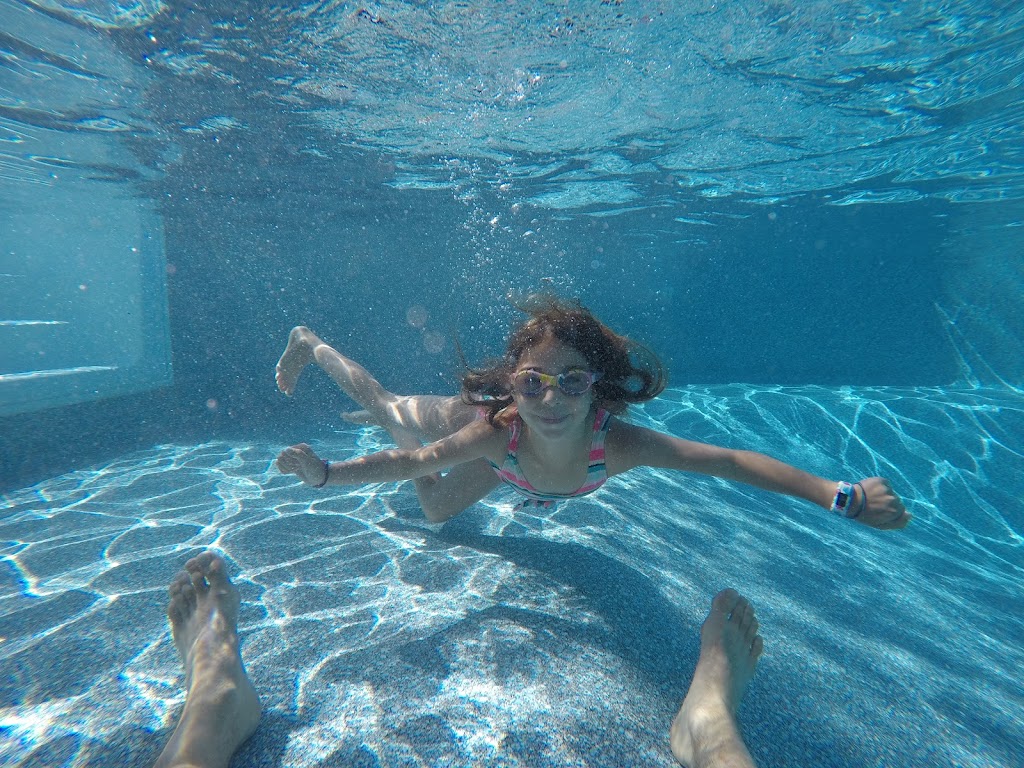Canada Swim School Inc | 33 Rue Roosevelt, Dollard-des-Ormeaux, QC H9G 1J1, Canada | Phone: (647) 812-7946