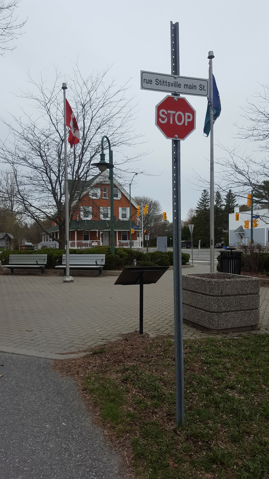 Village Square Park | 6000 Abbott St E, Stittsville, ON K2S 1E2, Canada | Phone: (613) 580-2595