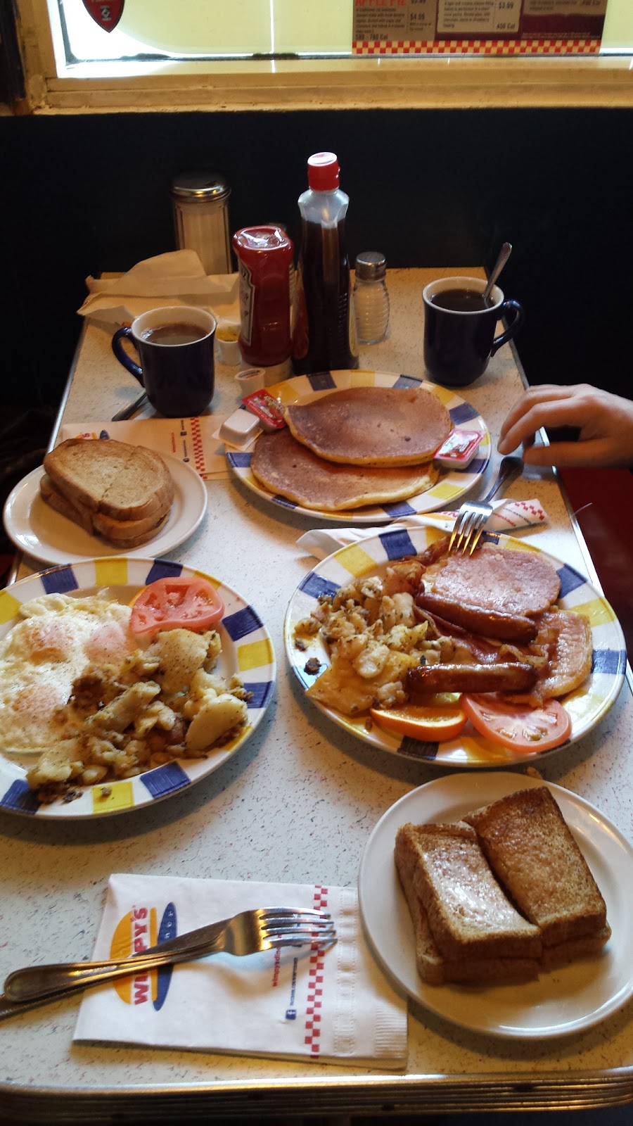 Wimpys Diner | 3555 St Clair Ave E, Scarborough, ON M1K 1L6, Canada | Phone: (416) 261-9584