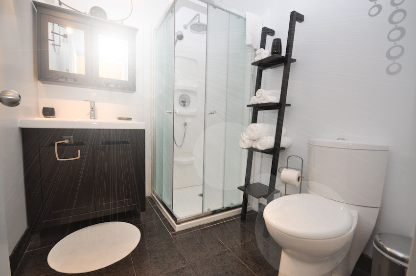 Days Inn by Wyndham Berthierville | 760 Rue Gadoury, Berthierville, QC J0K 1A0, Canada | Phone: (450) 836-1621