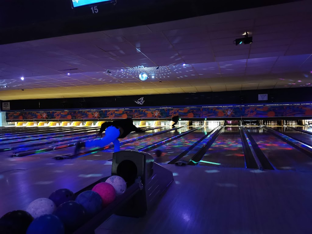 The Bowling Alley | 902 10th St W, Owen Sound, ON N4K 5R9, Canada | Phone: (519) 371-7888