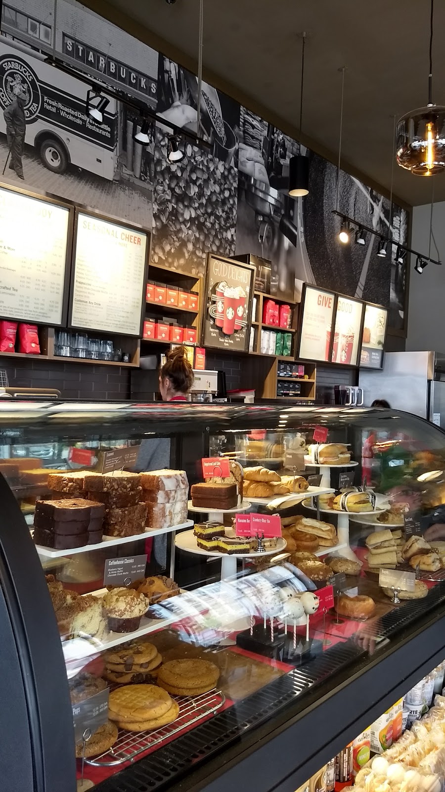 Starbucks | 3030 Thomas St A407, Mississauga, ON L5M 0R4, Canada | Phone: (905) 821-7213