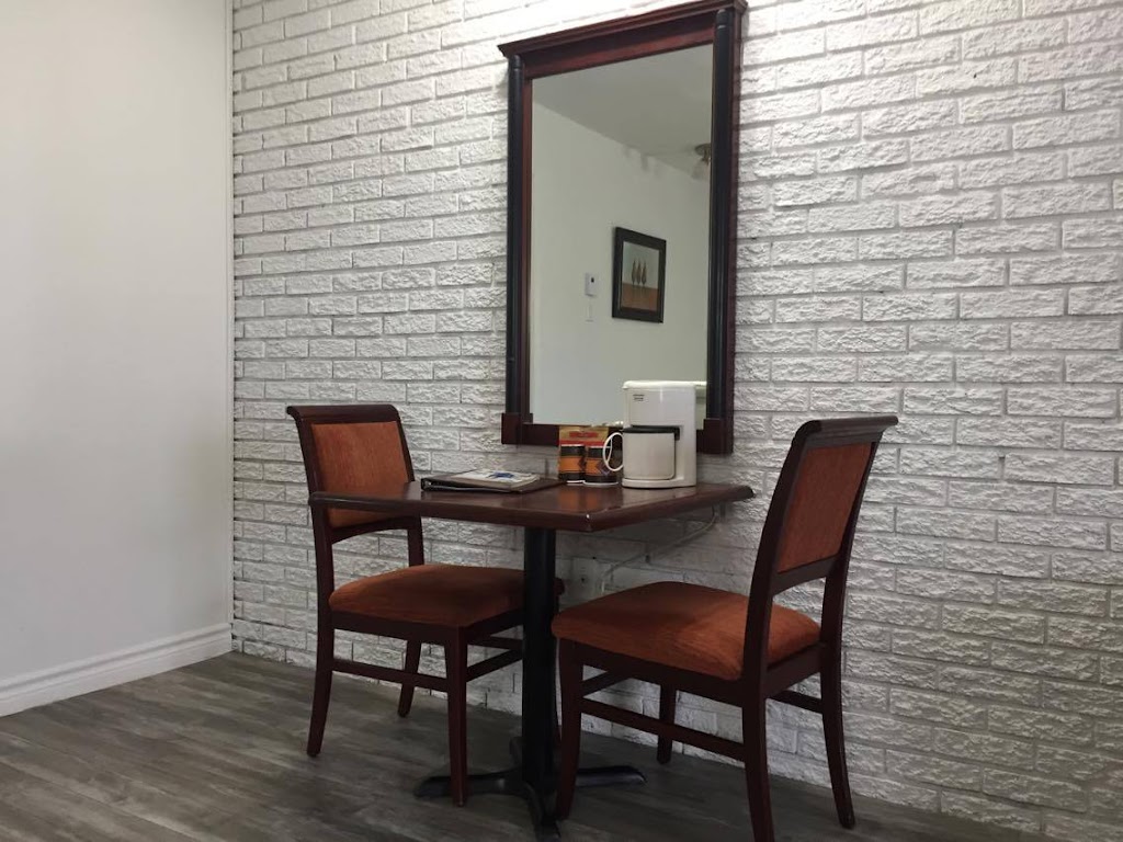 Complexe Dix80 | 1080 Bd Albiny Paquette, Mont-Laurier, QC J9L 1M1, Canada | Phone: (819) 623-2744