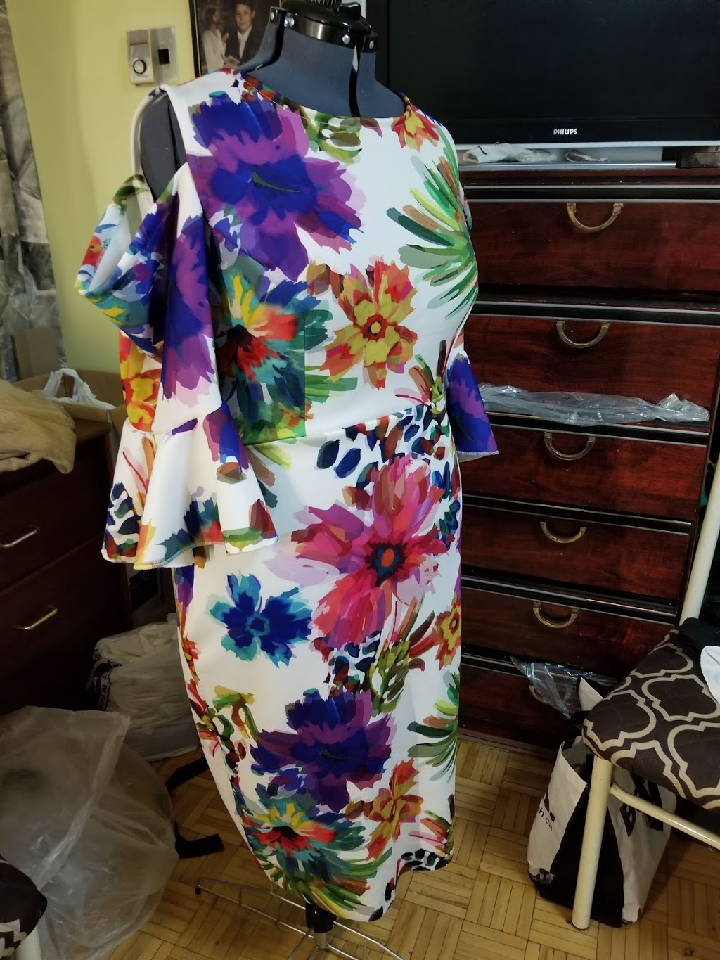 Alteration Repair clothing sewing dress services & more by Cecil | 2101 Islington Ave, Etobicoke, ON M9P 3R2, Canada | Phone: (647) 303-0868