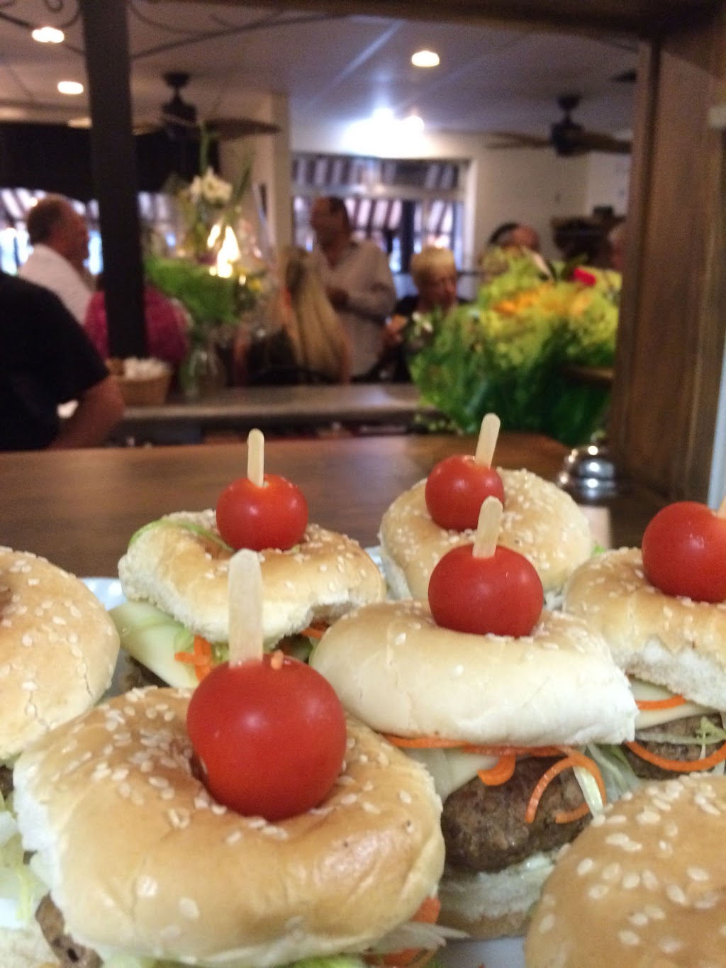 Bistro La Vieille Banque | 441 Rue Notre Dame, Saint-Tite, QC G0X 3H0, Canada | Phone: (418) 365-4191