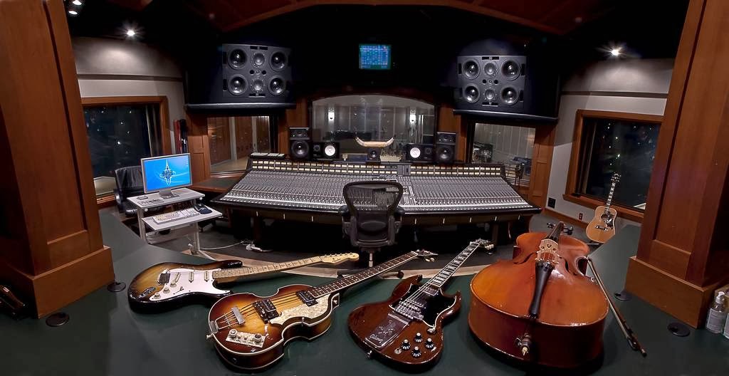 ARMOURY STUDIOS | 1688 W 1st Ave #202, Vancouver, BC V6J 1G1, Canada | Phone: (604) 737-1687