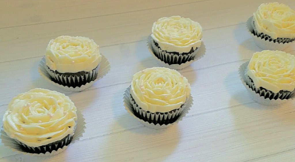 Cakes N Confections | 42 Arundel Rd, Winnipeg, MB R2J 2K9, Canada | Phone: (204) 588-2088