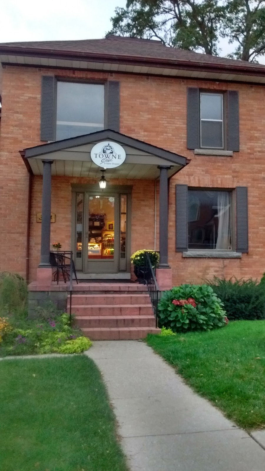 Towne Cafe | 304 Broad St E, Dunnville, ON N1A 1G3, Canada | Phone: (905) 701-8696