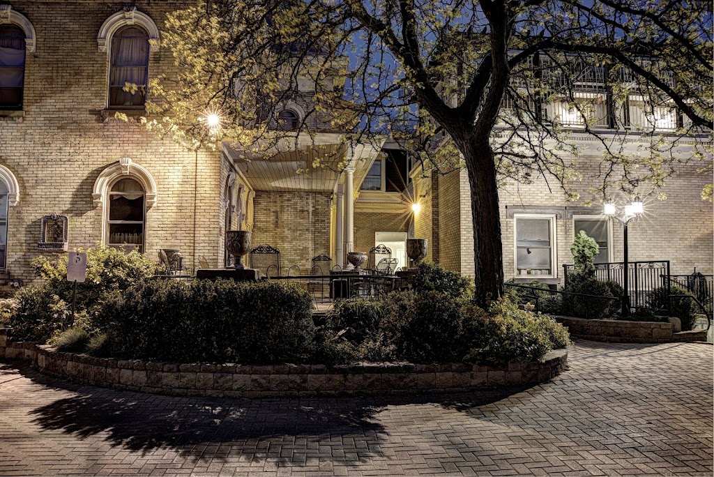 Queens Village Retirement Home | 518 Queens Ave, London, ON N6B 1Y7, Canada | Phone: (519) 433-4066