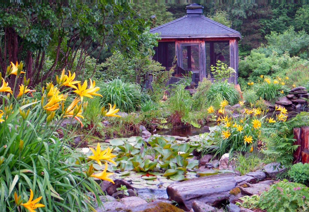Chalets Romantiques | 766 Chemin Burnett, Sutton, QC J0E 2K0, Canada | Phone: (450) 538-0731