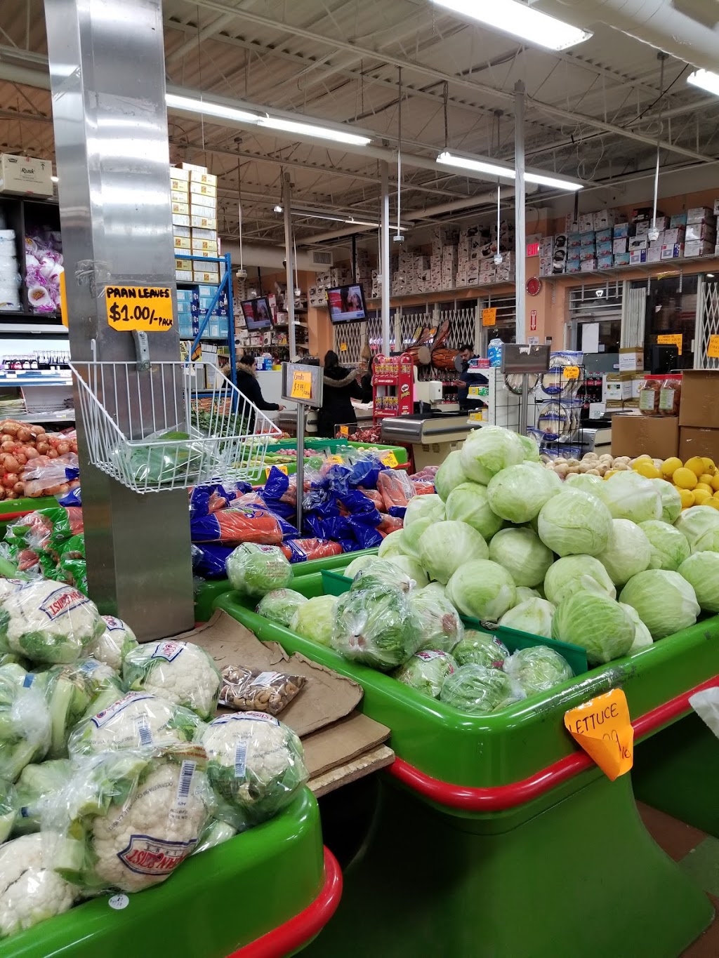 Subzi Mandi Cash & Carry | 515 Ray Lawson Blvd, Brampton, ON L6Y 3T8, Canada | Phone: (905) 450-3400