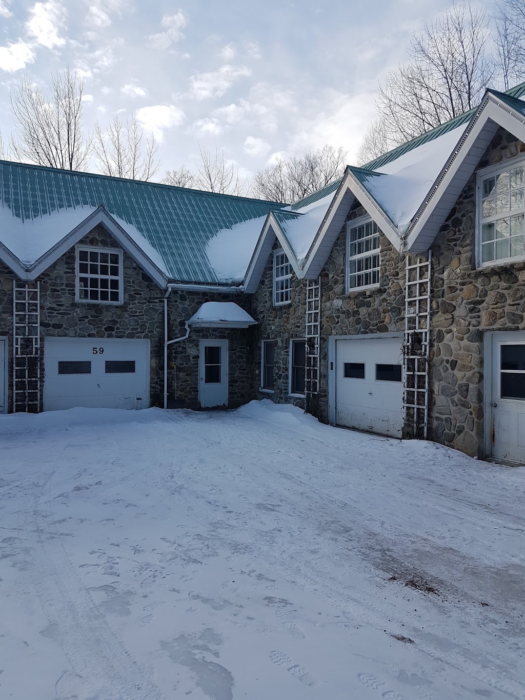 Domaine de highwater | 42-58 Chemin Lafond, Mansonville, QC J0E 1X0, Canada | Phone: (514) 910-1154