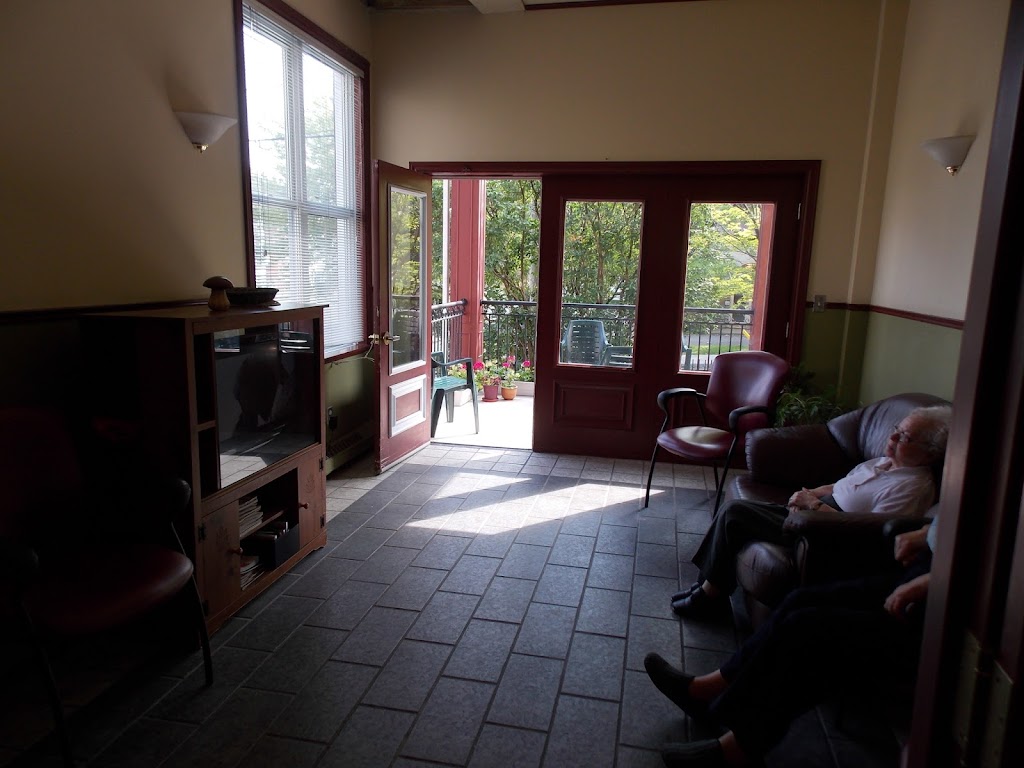 Villa Manoir Montcalm | 330 Ch Ste-Foy, Québec, QC G1S 2J3, Canada | Phone: (418) 681-1335