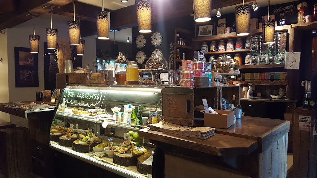 Couleur Café | 415 Rue Léonard, Mont-Tremblant, QC J8E 3H9, Canada | Phone: (819) 681-0723