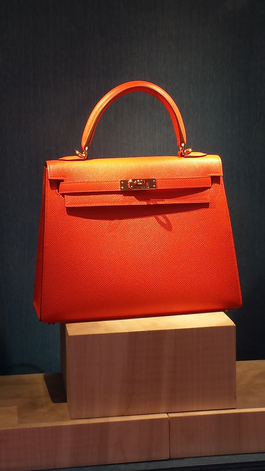 Hermès | Vancouver International Airport (YVR) Domestic and International Terminals, 3211 Grant McConachie Way, Richmond, BC V7C 4N3, Canada | Phone: (604) 273-1708