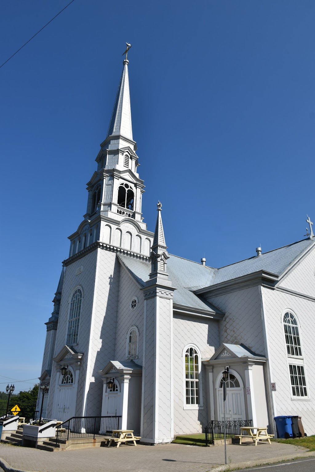 St. Pacôme Presbytery | 222 Bd Bégin, Saint-Pacôme, QC G0L 3X0, Canada | Phone: (418) 852-2095