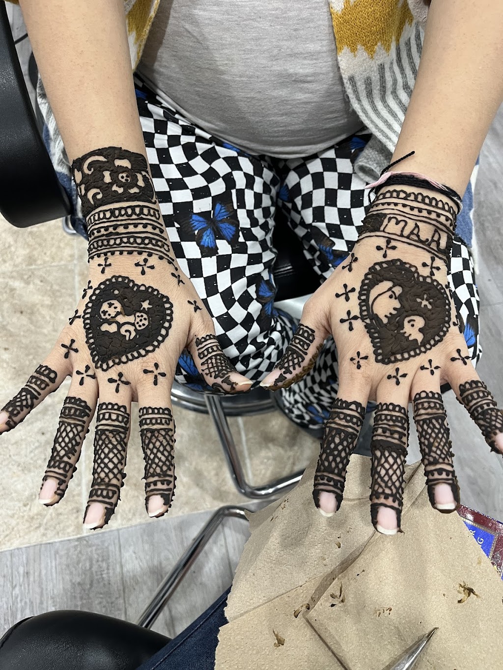 Henna artist | Heartview Rd, Brampton, ON L6Z 0C9, Canada | Phone: (416) 540-1237