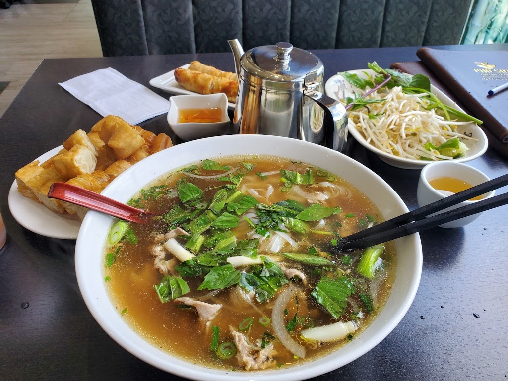 Phở Sơn | 100-2319 Keele St, North York, ON M6M 4A1, Canada | Phone: (416) 901-3437