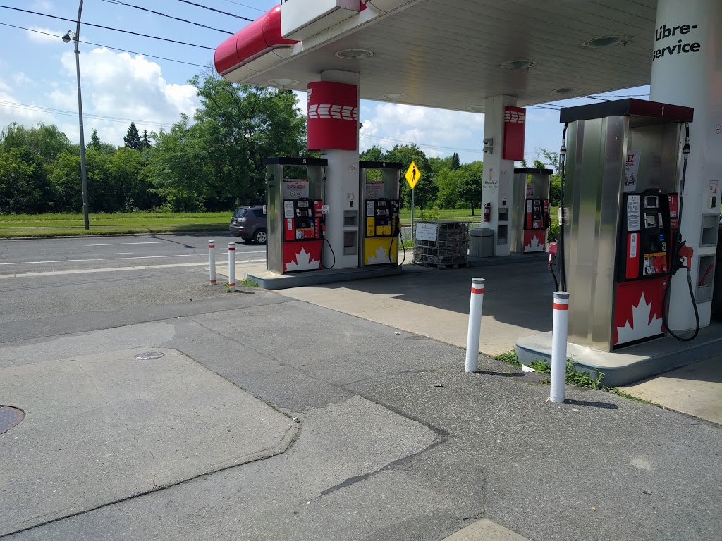 Petro-Canada | 1111 Boulevard de Périgny, Chambly, QC J3L 1W7, Canada | Phone: (450) 658-5712