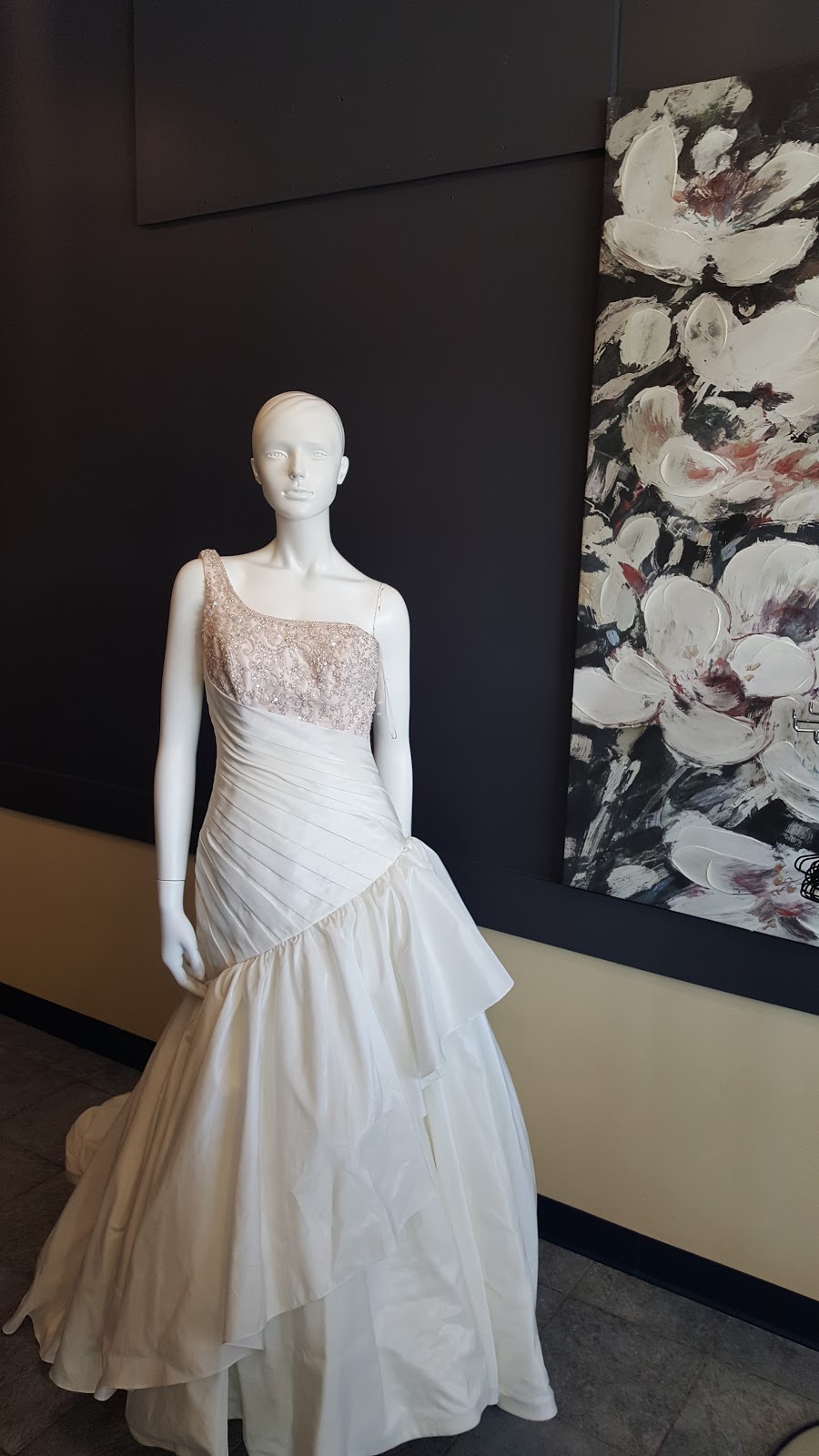 Mk Tailor & dry cleaners | 4 Spruce Ridge Dr #10, Spruce Grove, AB T7X 4S3, Canada | Phone: (780) 680-5853