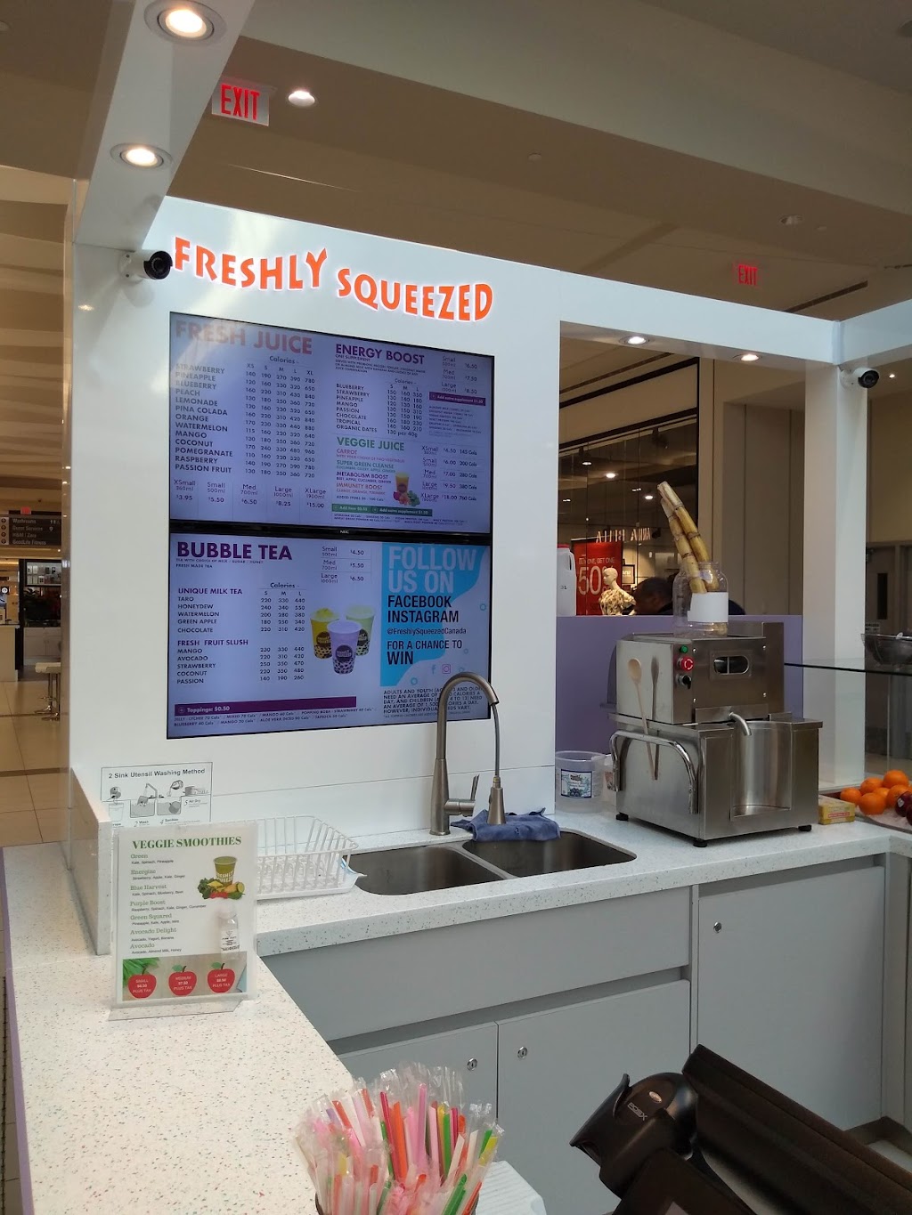 Freshly Squeezed | Oshawa Centre, 419 King St W, Oshawa, ON L1J 2K5, Canada | Phone: (888) 886-5856