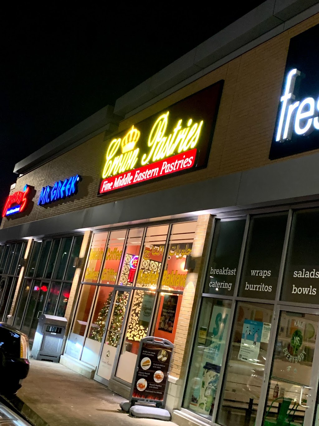 Crown Pastries | bakery | 5083 Dixie Rd d3, Mississauga, ON L4W 0E6, Canada | 9056022018 OR +1 905-602-2018