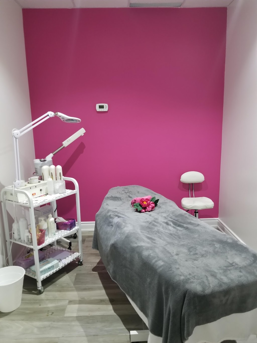 Lavelle Beauty Boutique | 2501 Guelph Line #1A, Burlington, ON L7M 2A3, Canada | Phone: (905) 336-7371