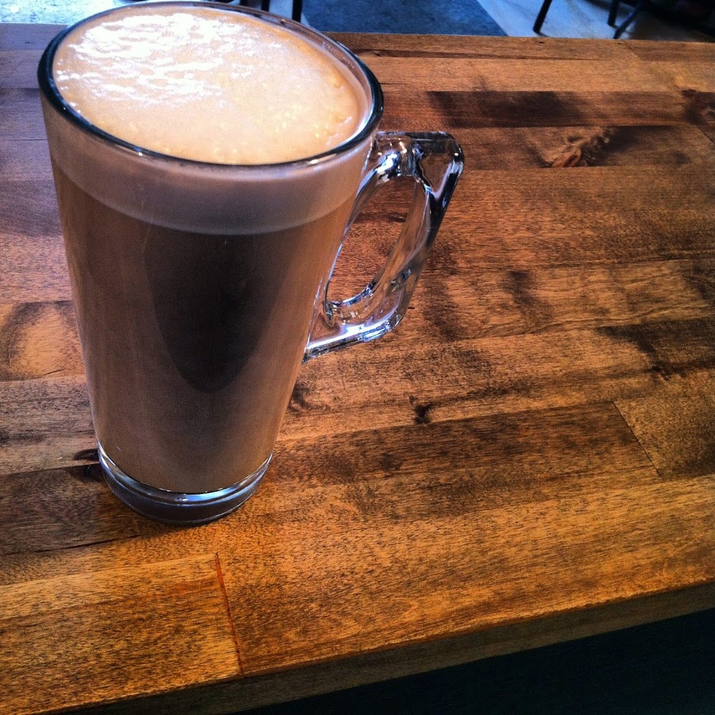 Le 4 Café | 87 Rue Saint-Jacques, Saint-Jacques, QC J0K 2R0, Canada | Phone: (450) 397-2233