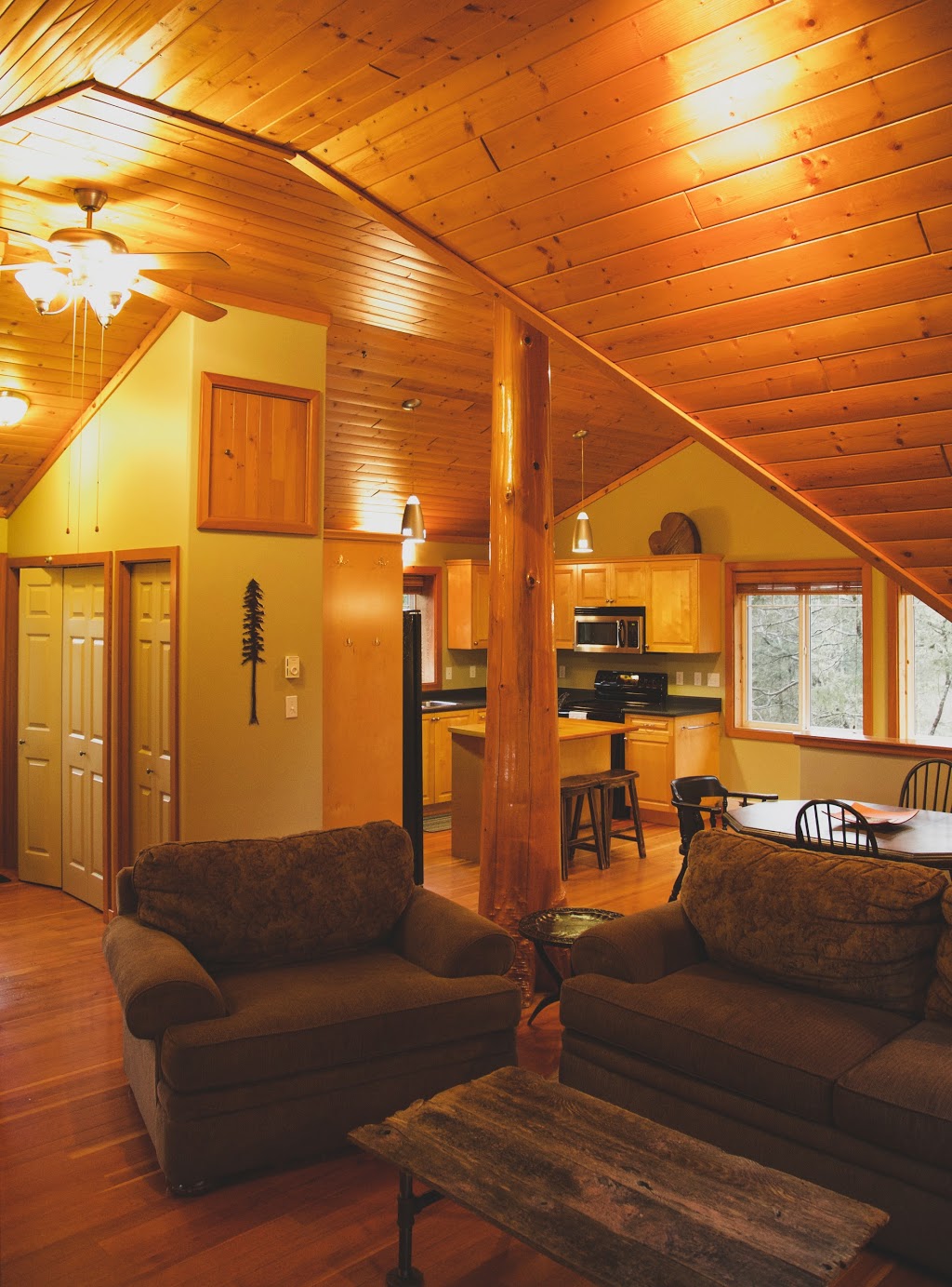 Matheson Lake Guest House | 1115 Matheson Lake Park Rd, Victoria, BC V9C 4G9, Canada | Phone: (250) 480-6746