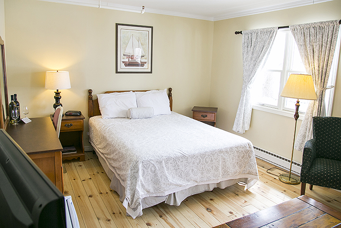 Lanes Privateer Inn & Restaurant | 27 Bristol Ave, Liverpool, NS B0T 1K0, Canada | Phone: (902) 354-3456