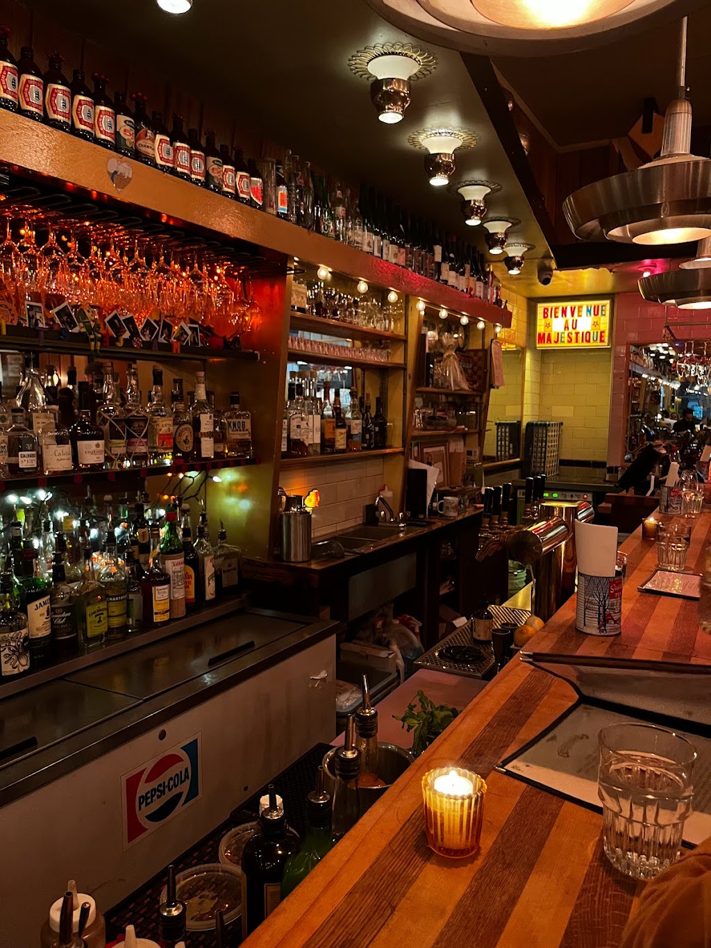 Crèmerie Bo-Bec | 1300 Avenue Laurier E, Montréal, QC H2J 1H3, Canada | Phone: (514) 419-2244