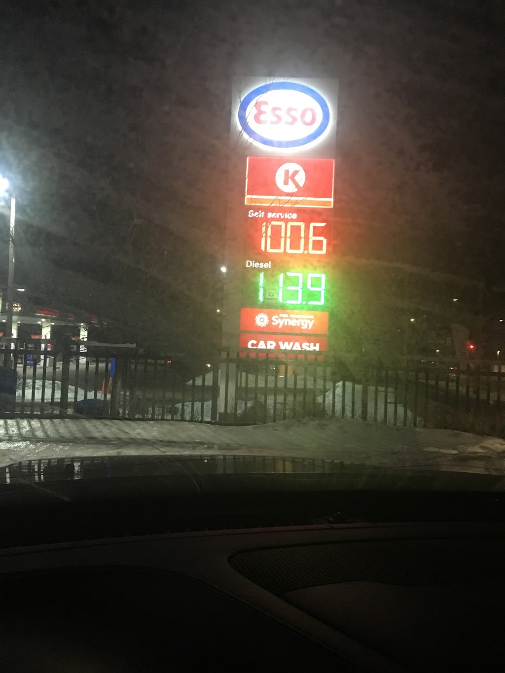Esso | 720 Taunton Rd E, Whitby, ON L1N 5R5, Canada | Phone: (905) 655-5845