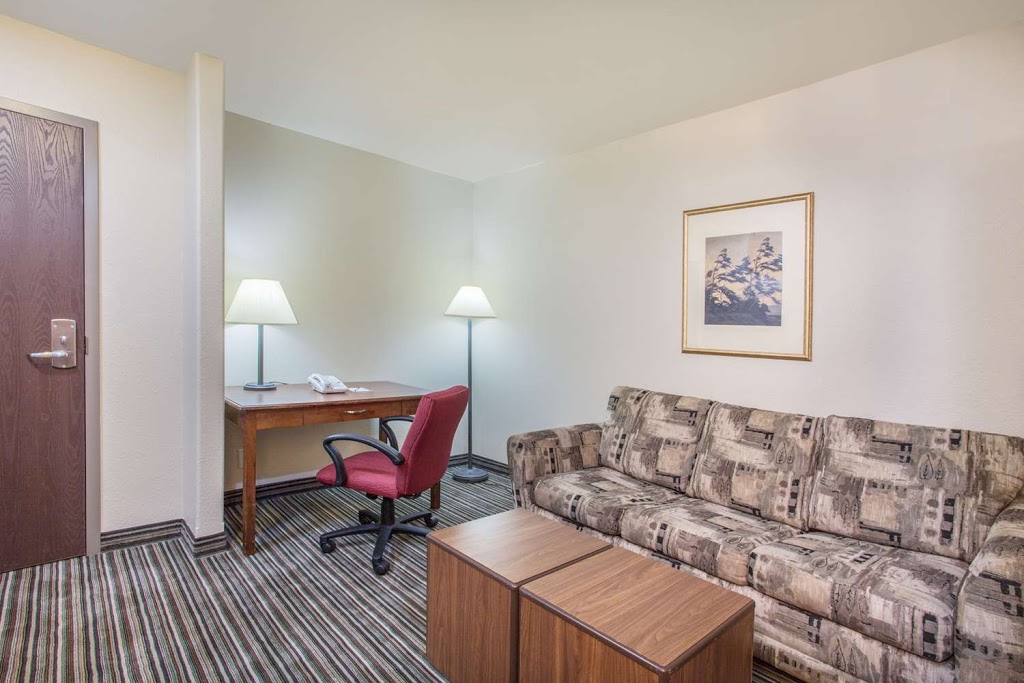 Super 8 by Wyndham Truro NS | 85 Treaty Trail, Millbrook, NS B6L 1W3, Canada | Phone: (902) 895-8884