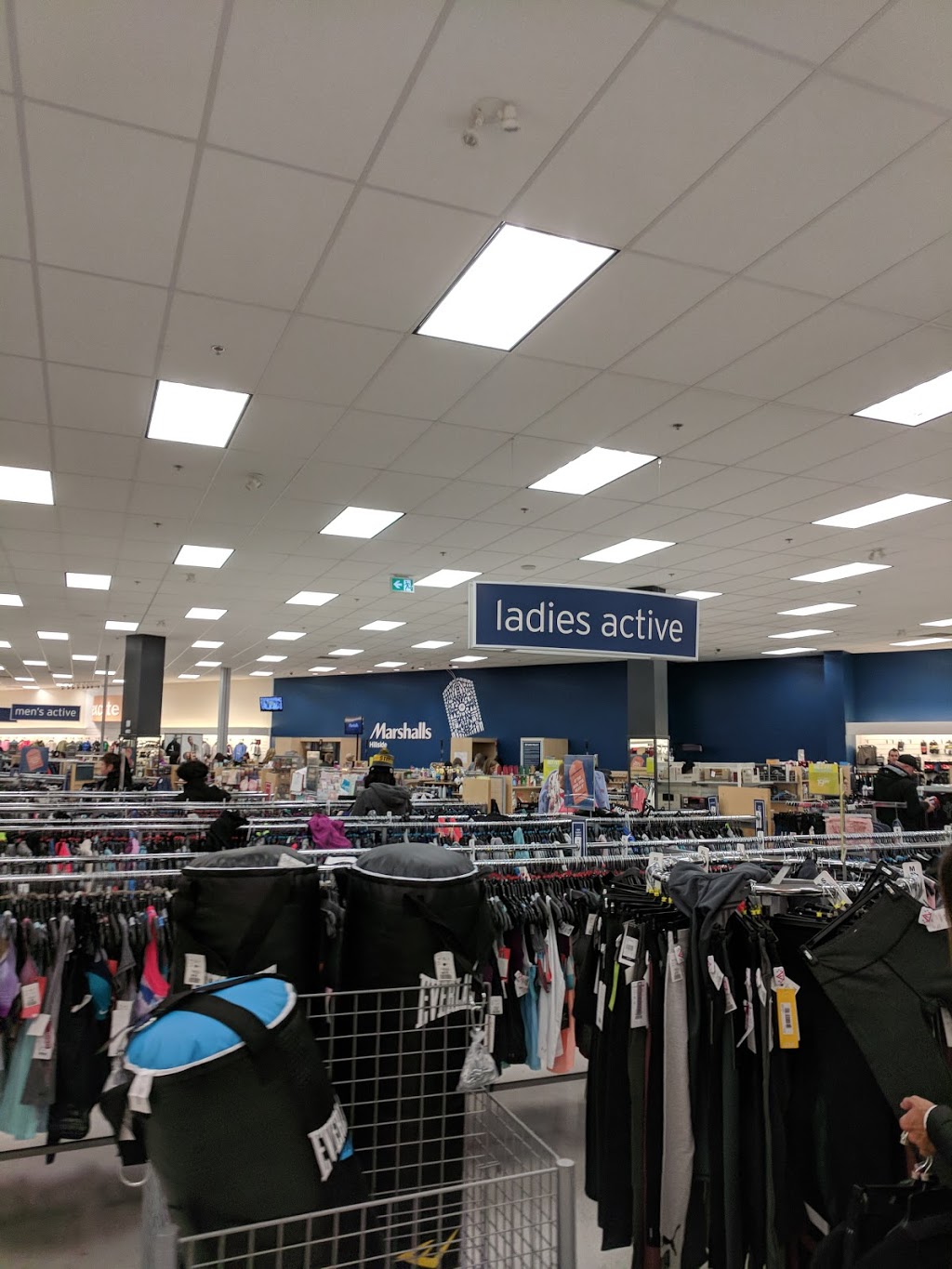 Marshalls | 1644 Hillside Ave, Victoria, BC V8T 2C5, Canada | Phone: (250) 595-5931