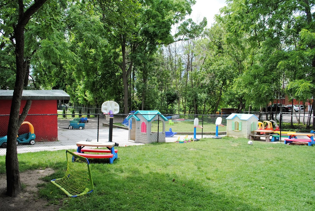 Kinderland Education & Childcare Centre | 10103 Keele St, Maple, ON L6A 3Y8, Canada | Phone: (905) 417-3895
