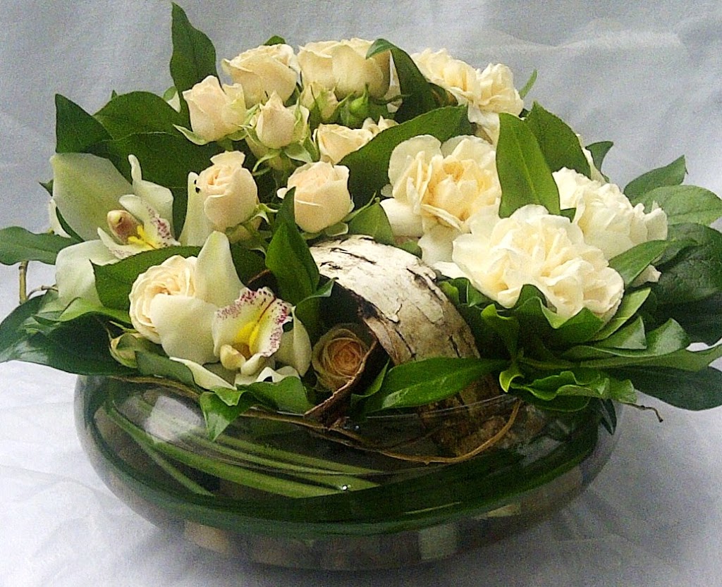 Floral Designs By Lee | 215 Rutland Rd N, Kelowna, BC V1X 3B1, Canada | Phone: (250) 718-1155