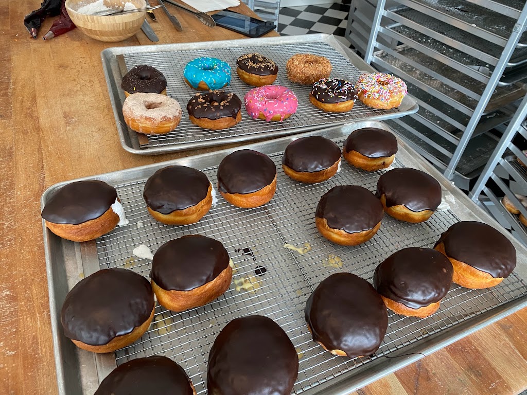 Harry and Heels California Donuts | 832 Dundas St W unit b, Toronto, ON M6J 1V5, Canada | Phone: (416) 792-3473