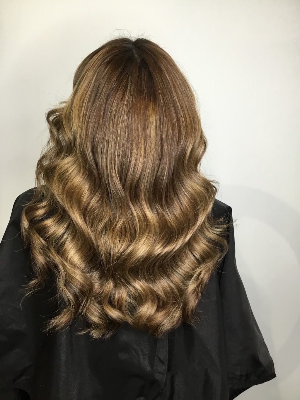 Salon Chez Pierre | 101-8747 204 St, Langley City, BC V1M 2Y5, Canada | Phone: (778) 298-1964