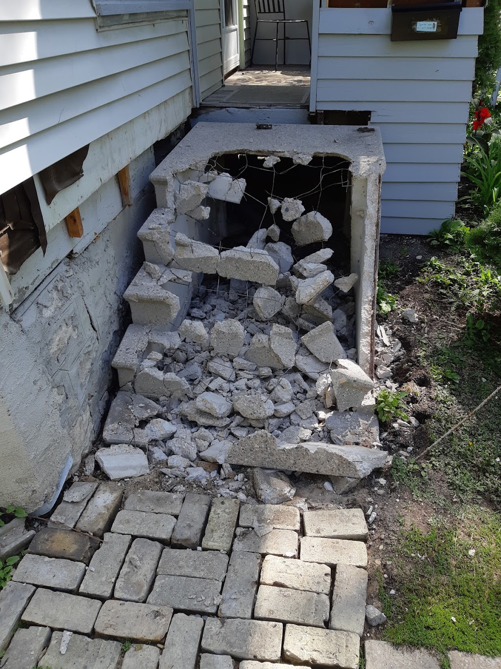 Dumpendable Removal Services | 340 Marjorie St, Winnipeg, MB R3J 1R6, Canada | Phone: (204) 471-4221