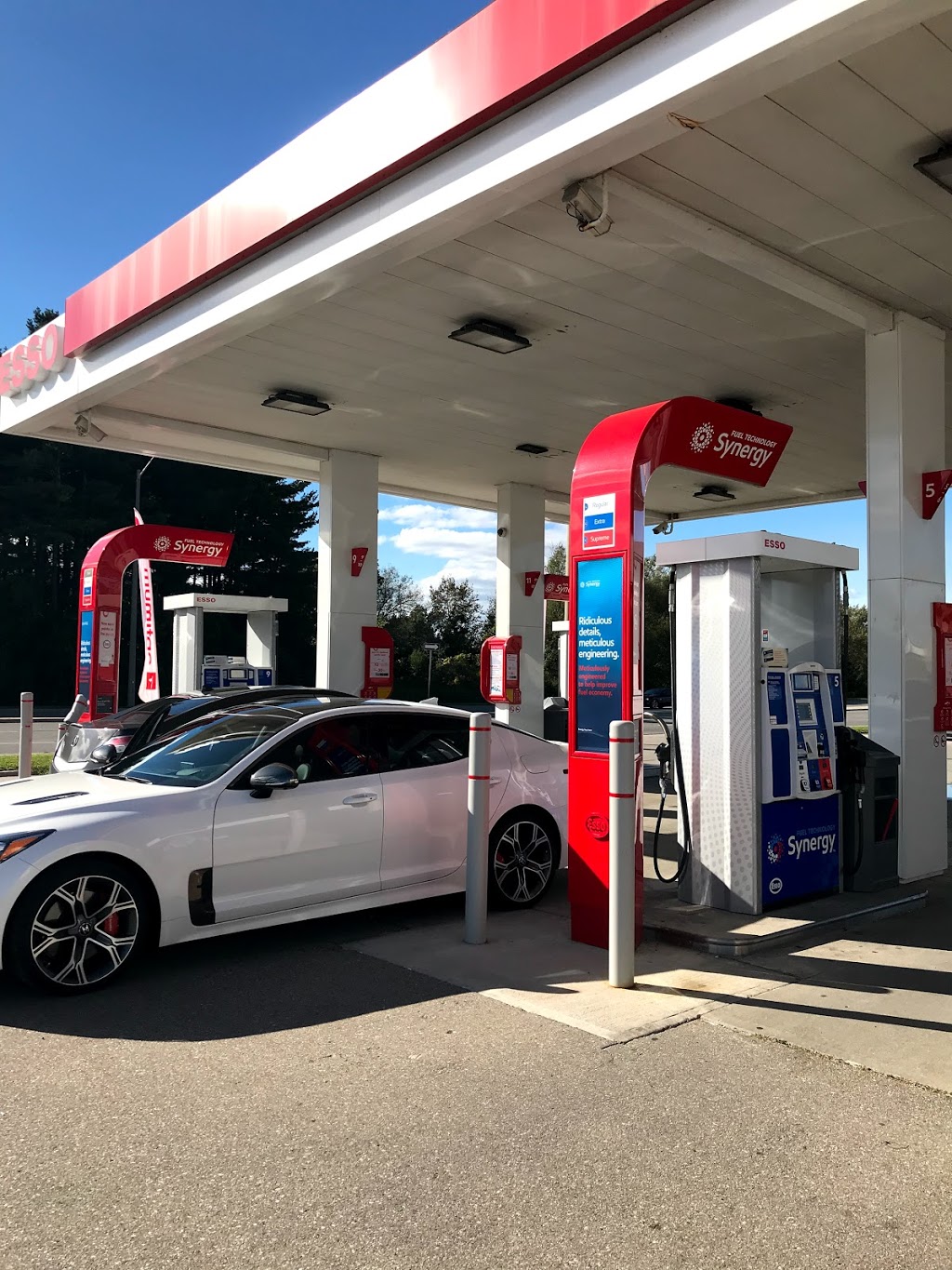 Esso | 277 Hespeler Rd, Cambridge, ON N1R 3H8, Canada | Phone: (519) 620-9333