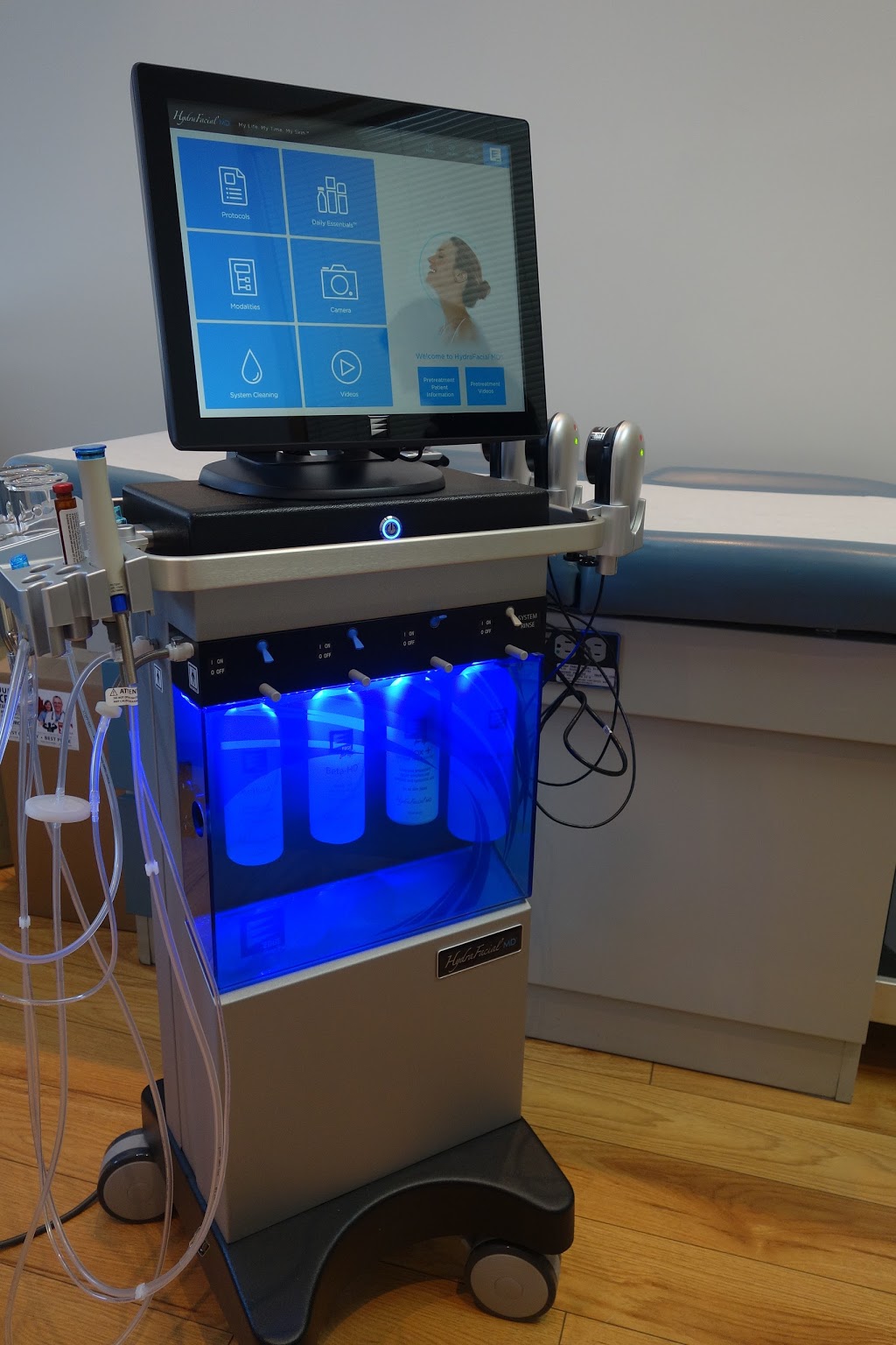 Clinique de Dermatologie Privée de Montréal | 1320 Boulevard Graham #127, Mont-Royal, QC H3P 3C8, Canada | Phone: (514) 344-6654