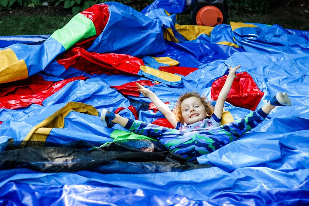 Aeroinflatables Bouncy Castles | 10 Furbacher Ln #4, Aurora, ON L4G 6W1, Canada | Phone: (416) 371-7532