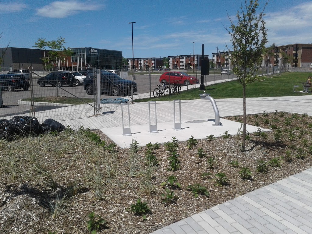 Terrain Soccer et Football Saint-Jérôme | 718 Rue Ouimet, Saint-Jérôme, QC J7Z 6B4, Canada | Phone: (450) 436-1512