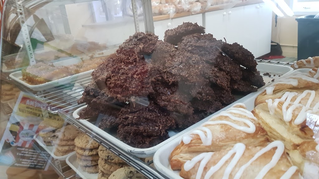Freds Bakery | 2488 Acadie Rd, Cap-Pelé, NB E4N 1C9, Canada | Phone: (506) 577-4347