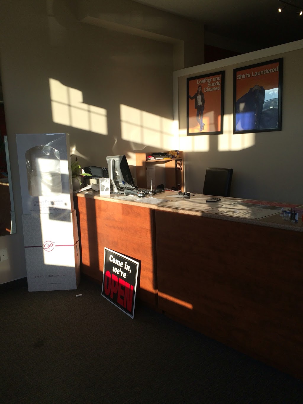 J&S Dry Cleaning & Alterations | 233 Fleming Dr, Milton, ON L9T 5X9, Canada | Phone: (905) 462-5918