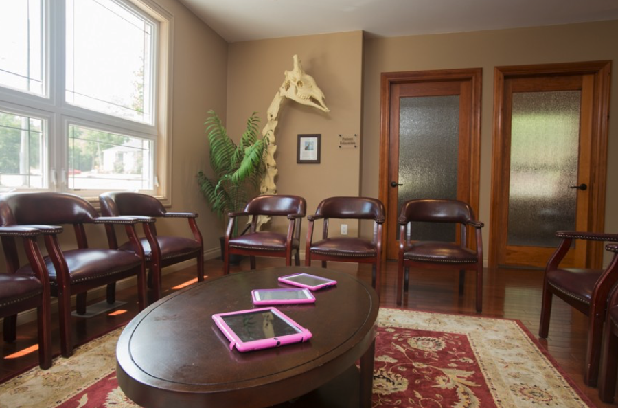 Priority Chiropractic & Wellness Centre | Grove Street Entrance, 218 Bayfield St, Barrie, ON L4M 3B6, Canada | Phone: (705) 726-0400